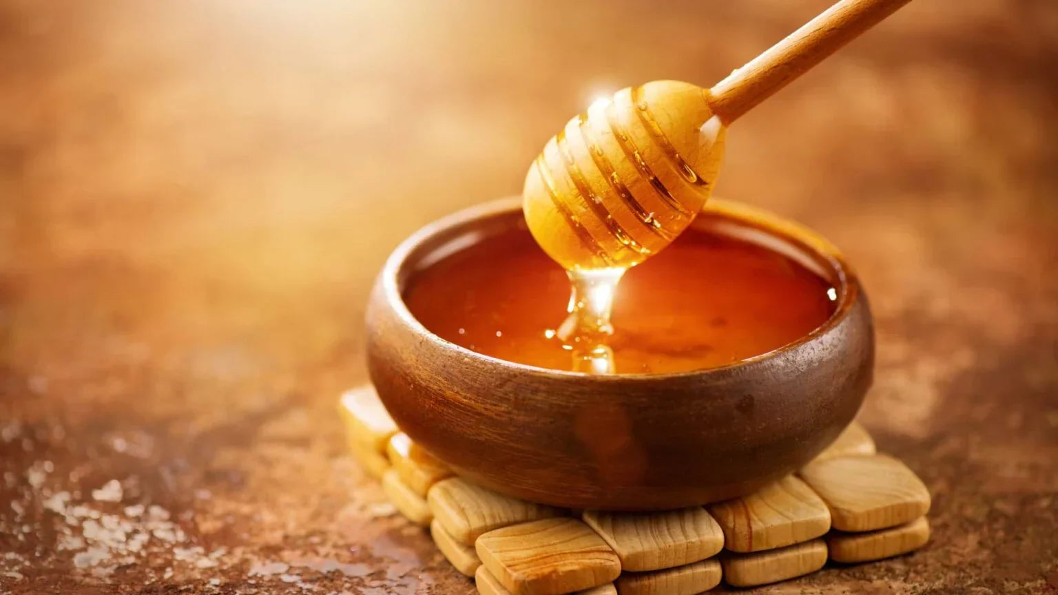 العسل الطبيعي للمتزوجين: دليل كامل للحيوية والنشاط وزيادة الطاقة والصحة الجنسية